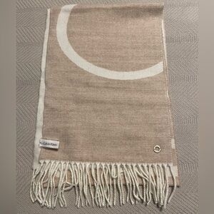Calvin Klein super soft and cozy lady’s scarf